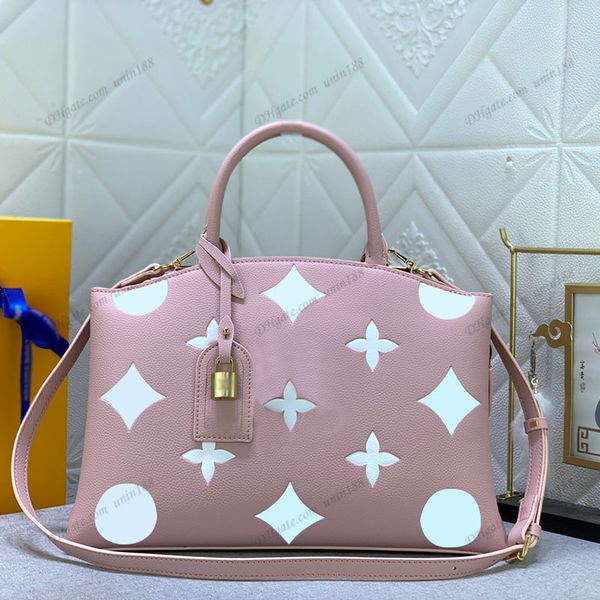23ss women luxurys designer cowhide totes bags onthego handbag flowers shouder crossbody ladies handbags flowers with original dust bag 34cm
23ss women luxurys designer cowhide totes bags onthego handbag flowers shouder crossbody ladies handbags flowers with original dust bag 34cm