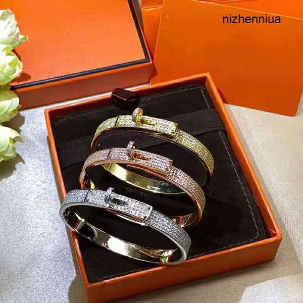 hermm classic bracelets h letter half diamond bracelet temperament diamond plated 18k rose gold pig nose bracelet couple bracelet, Golden;silver
hermm classic bracelets h letter half diamond bracelet temperament diamond plated 18k rose gold pig nose bracelet couple bracelet, Golden;silver