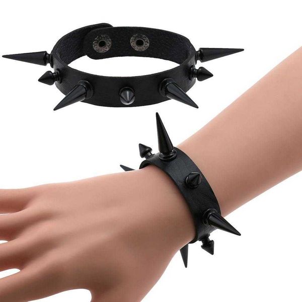ornament harajuku exaggerated personalized mens and womens bracelet wristband tapered pointed rivet pu leather bangle, Golden;silver
ornament harajuku exaggerated personalized mens and womens bracelet wristband tapered pointed rivet pu leather bangle, Golden;silver