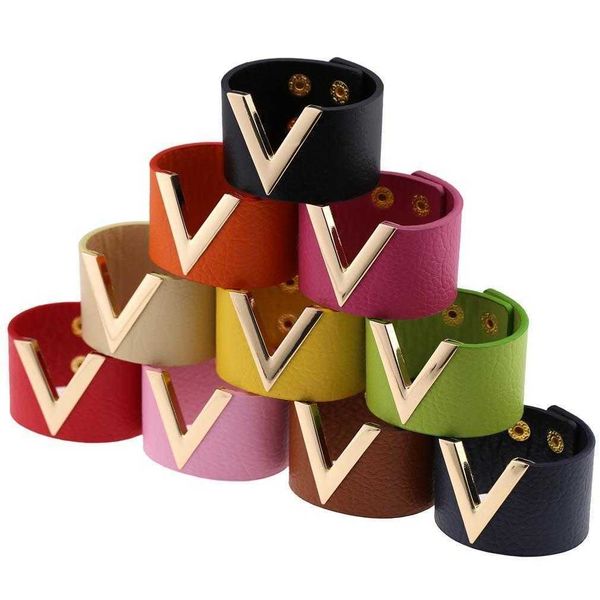exaggerated personalized bracelet non mainstream v shaped bangle pass punk pu leather, Golden;silver
exaggerated personalized bracelet non mainstream v shaped bangle pass punk pu leather, Golden;silver