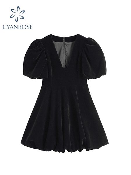 casual dresses gaun crop prancis wanita 50s 60s leher v flanel audrey hepburn puff lengan pendek rok pesta seksi elegan berbulu 230509, Black;gray
casual dresses gaun crop prancis wanita 50s 60s leher v flanel audrey hepburn puff lengan pendek rok pesta seksi elegan berbulu 230509, Black;gray