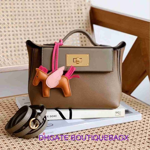 designer hremm 2424 kelys's bags for sale bag 2424 bag mini lock large capacity messenger hand shoulder women's 2023 new with real
designer hremm 2424 kelys's bags for sale bag 2424 bag mini lock large capacity messenger hand shoulder women's 2023 new with real
