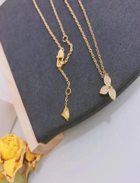 classic fashion women luxury designer necklace choker chain 18k gold plated crystal stainless steel letter pendants necklaces jewe8029668, Silver
classic fashion women luxury designer necklace choker chain 18k gold plated crystal stainless steel letter pendants necklaces jewe8029668, Silver
