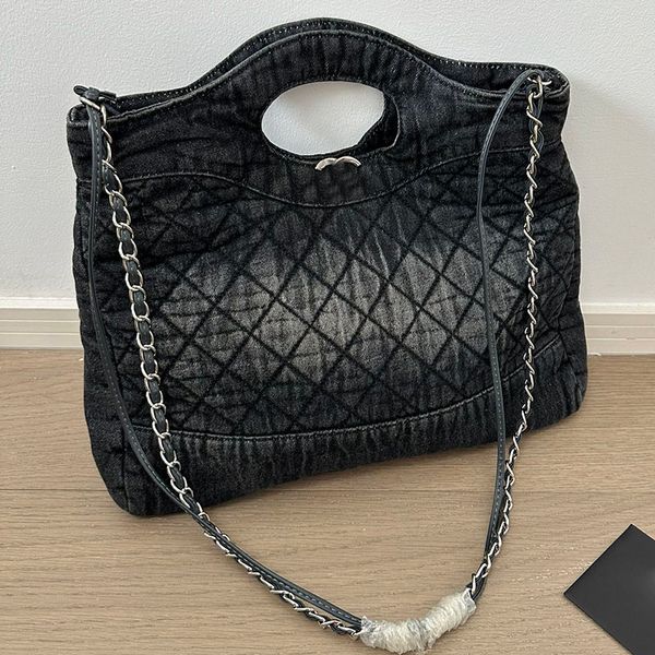 large capacity denim designer shopping bag tie dye tote silver metal hardware matelasse chain jumbo shoulder handbag luxury underarm sacoche
large capacity denim designer shopping bag tie dye tote silver metal hardware matelasse chain jumbo shoulder handbag luxury underarm sacoche