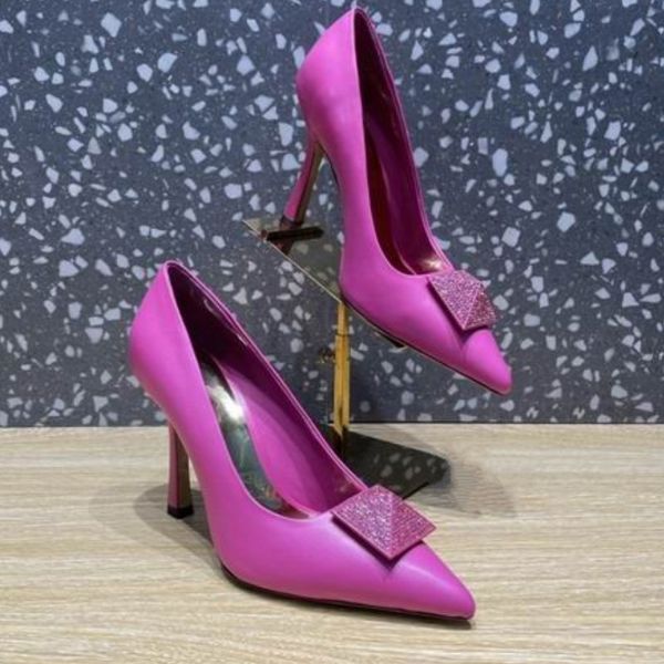 fashion sandals perfectly matching show dress nightclub classic wedding high -heeled shoe manufacturers direct sales, Black
fashion sandals perfectly matching show dress nightclub classic wedding high -heeled shoe manufacturers direct sales, Black