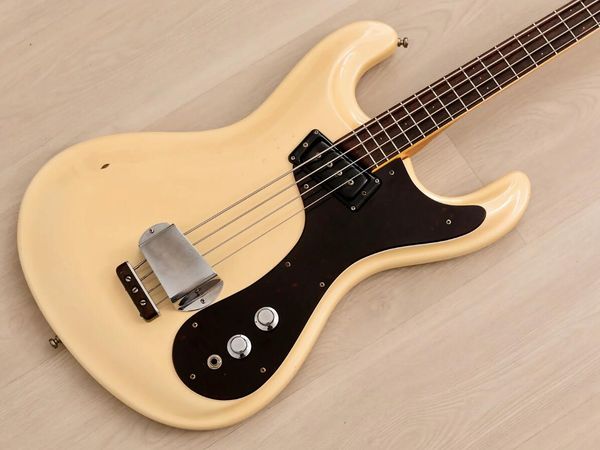 mosrite ventues 64 vintage reissue pearl white electric bass guitar 4 strings, black pickguard, single black pickup, 30 1/2" short scal
mosrite ventues 64 vintage reissue pearl white electric bass guitar 4 strings, black pickguard, single black pickup, 30 1/2" short scal