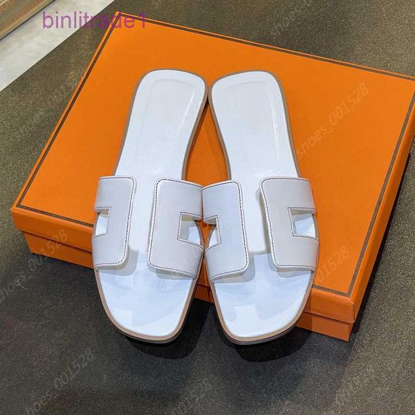 2023 sandales lichee skin designer h letter slippers beach classic flat sandals lady leather flip flops women metallic silver lime royal dar, Black
2023 sandales lichee skin designer h letter slippers beach classic flat sandals lady leather flip flops women metallic silver lime royal dar, Black