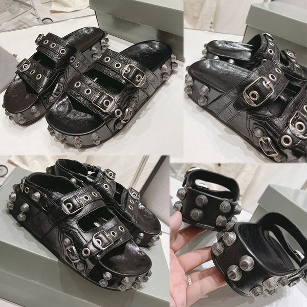 2023s popular mens womens designer sandals black with metal drive decoration fashion punk style soft leather sandals non slip sole sandals b
2023s popular mens womens designer sandals black with metal drive decoration fashion punk style soft leather sandals non slip sole sandals b