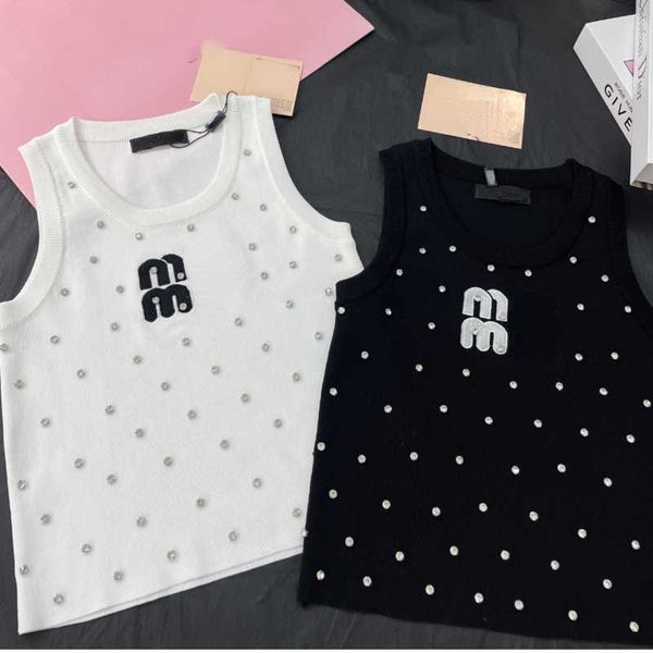 miu american womens clothing letter embroidery vests designer vest luxury diamond sleeveless t shirt fashion brand pullover tank top, White 
miu american womens clothing letter embroidery vests designer vest luxury diamond sleeveless t shirt fashion brand pullover tank top, White