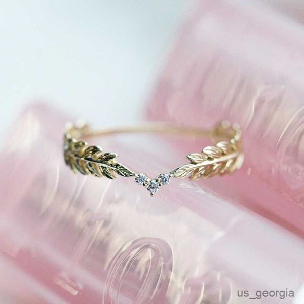 band rings leaves straw feather rings for women elegant style cubic yellow gold color career gift fashion jewelry, Silver
band rings leaves straw feather rings for women elegant style cubic yellow gold color career gift fashion jewelry, Silver