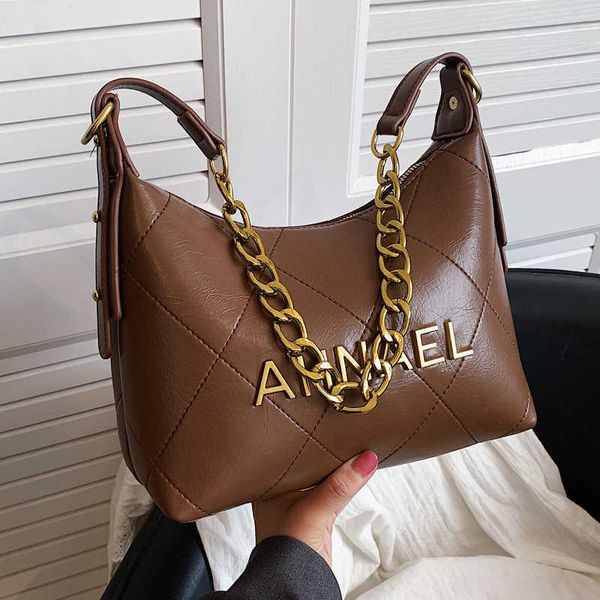 2023 handbag commuter leisure women's spring versatile lingge new moon advanced sense small fashion shoulder bag
2023 handbag commuter leisure women's spring versatile lingge new moon advanced sense small fashion shoulder bag