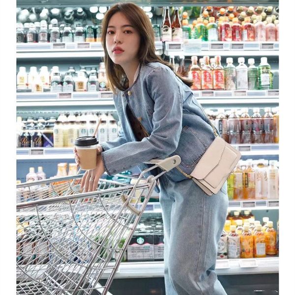 24ss women's day packs shoulder bags handbag trend fashion c's one shoulder oblique cross flap fashion grils bag leather bag
24ss women's day packs shoulder bags handbag trend fashion c's one shoulder oblique cross flap fashion grils bag leather bag