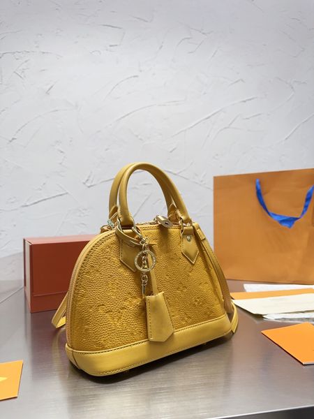 luxurys designer shell bag alma bb embroidery thread embossing classic ladies handbag women crossbody handbag shoulder totes bags purses
luxurys designer shell bag alma bb embroidery thread embossing classic ladies handbag women crossbody handbag shoulder totes bags purses