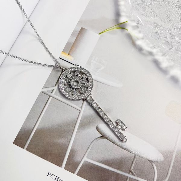 luxury classic chain link sliver key initial necklaces for women teen girls mom daughter lovers 18k gold designer jewelry diamond party wedd, Silver
luxury classic chain link sliver key initial necklaces for women teen girls mom daughter lovers 18k gold designer jewelry diamond party wedd, Silver