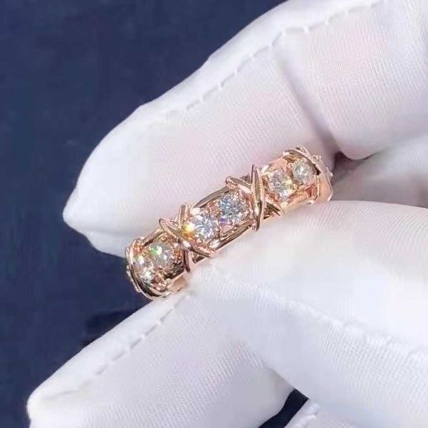 luxury designer rings fashion classic cluster rings for women designers simulated diamond white golds rose gold cross stud flower very good, Golden;silver
luxury designer rings fashion classic cluster rings for women designers simulated diamond white golds rose gold cross stud flower very good, Golden;silver