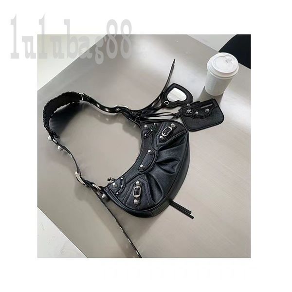 shoulder designer handbag crossbody city bags le cagole mens leather tote luxury half moon baguette pouch chic motorcycle designer bags retr
shoulder designer handbag crossbody city bags le cagole mens leather tote luxury half moon baguette pouch chic motorcycle designer bags retr