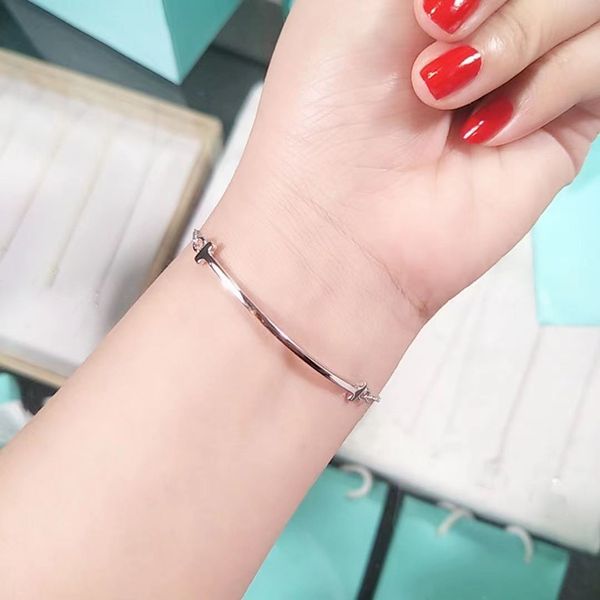 smile bracelet designer bracelets luxury bracelets designer for women silver and gold plated bracelets casual party boutique gift jewelry le, Golden;silver
smile bracelet designer bracelets luxury bracelets designer for women silver and gold plated bracelets casual party boutique gift jewelry le, Golden;silver