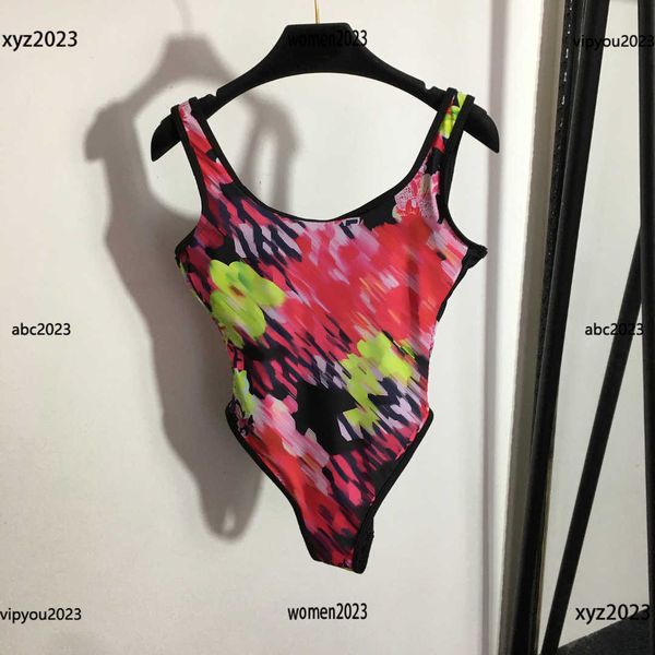 luxury womens designer clothing red and green flower print bikini size s-xl lady one piece swimsuits with chest pad beach swimwear, White;black
luxury womens designer clothing red and green flower print bikini size s-xl lady one piece swimsuits with chest pad beach swimwear, White;black
