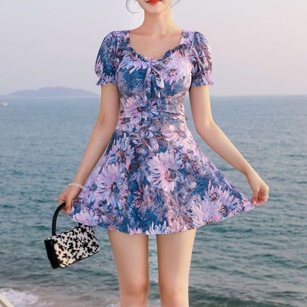 women's swimwear 2023 summer women floral print ruffle lace up swimsuit slim v neck short sweet push mini dress beach 230509, White;black
women's swimwear 2023 summer women floral print ruffle lace up swimsuit slim v neck short sweet push mini dress beach 230509, White;black
