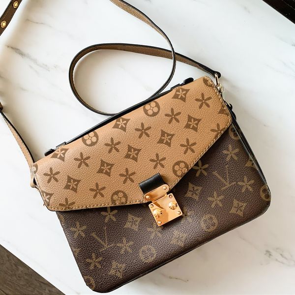 classic genuine leather m44875 pochette flap designer bags womens gold lock purse handbag men genuine leather hobo shoulder clutch bag work
classic genuine leather m44875 pochette flap designer bags womens gold lock purse handbag men genuine leather hobo shoulder clutch bag work