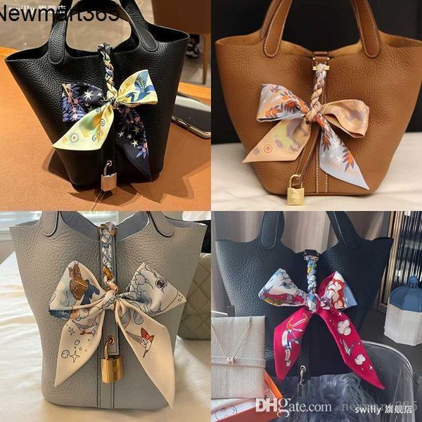 2023 famous h brand designer scarf silk with logo versatile silk twill binding scarves bag handle strip with box, Black
2023 famous h brand designer scarf silk with logo versatile silk twill binding scarves bag handle strip with box, Black
