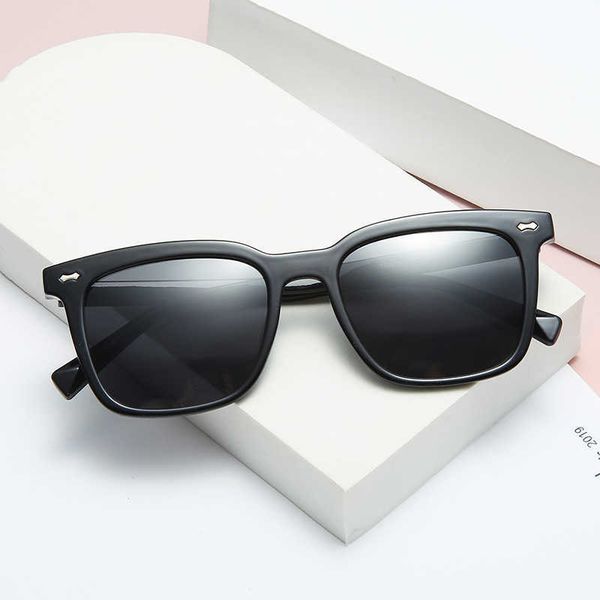 men's fashion polarized sunglasses women's special driving fishing anti ultraviolet strong light can be matched with myopia, White;black
men's fashion polarized sunglasses women's special driving fishing anti ultraviolet strong light can be matched with myopia, White;black