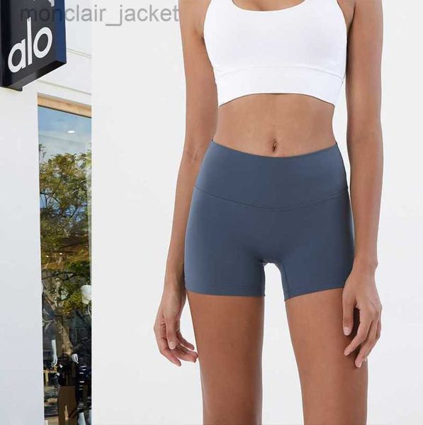 desginer alos yoga shorts yoga's double-sided matte triple pants women's high waist and hip lifting sports shorts fitness pants 23, White;black
desginer alos yoga shorts yoga's double-sided matte triple pants women's high waist and hip lifting sports shorts fitness pants 23, White;black