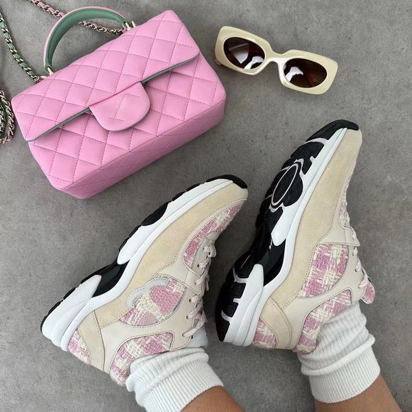 designer luxury men women casual shoes fabric suede effect calfskin nylon reflective sneakers velvet mixed fiber fashion clasical size 35-40, Black
designer luxury men women casual shoes fabric suede effect calfskin nylon reflective sneakers velvet mixed fiber fashion clasical size 35-40, Black