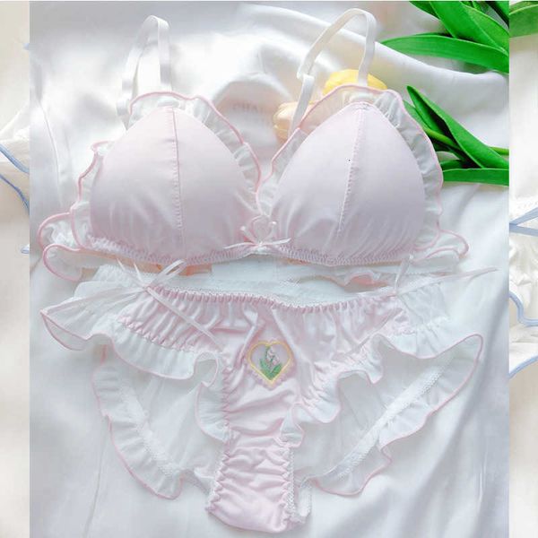 2023 new french mori suzuki girls' bra without steel rings underwear large breast showing small sweetness pure lust thin, Red;black
2023 new french mori suzuki girls' bra without steel rings underwear large breast showing small sweetness pure lust thin, Red;black