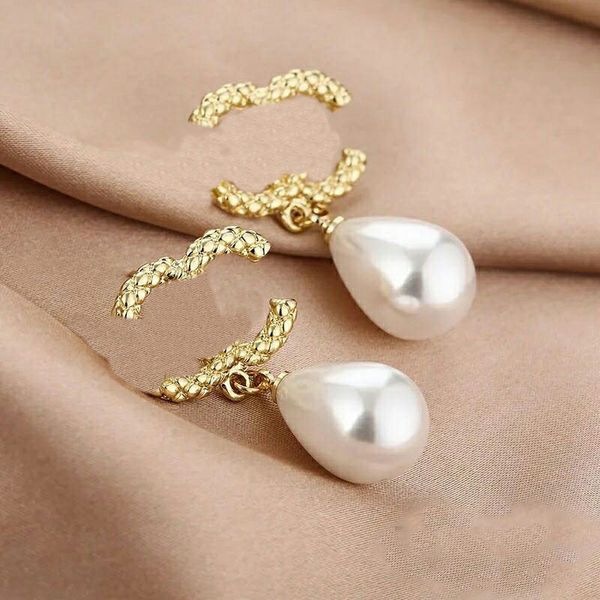 luxury famous designer letter stud earring elegant delicacy pendant earring for women girl party gift jewelry accessory, Golden;silver
luxury famous designer letter stud earring elegant delicacy pendant earring for women girl party gift jewelry accessory, Golden;silver