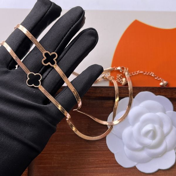 2style fashion designer pendant necklaces women elegant 4/four leaf clover locket necklace stainless steel choker chains jewelry 18k plated, Silver
2style fashion designer pendant necklaces women elegant 4/four leaf clover locket necklace stainless steel choker chains jewelry 18k plated, Silver