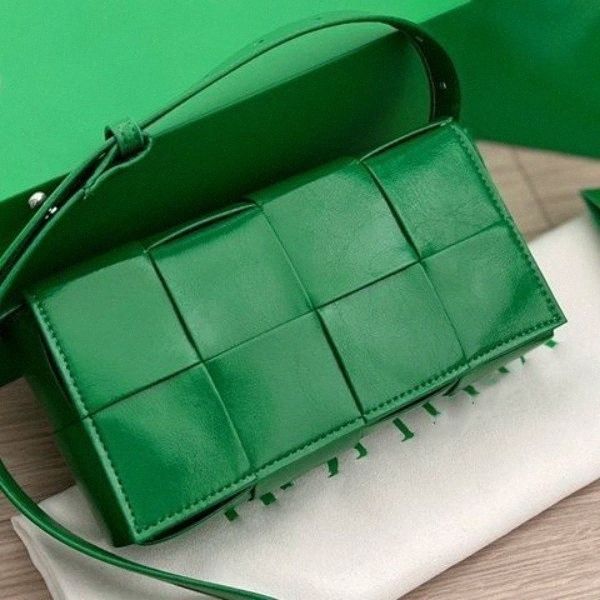 designer womens crossbody shoulder bags luxury knitting handbag mens waist bag genuine leather box wallet cassette purse chest pack l1rg#
designer womens crossbody shoulder bags luxury knitting handbag mens waist bag genuine leather box wallet cassette purse chest pack l1rg#
