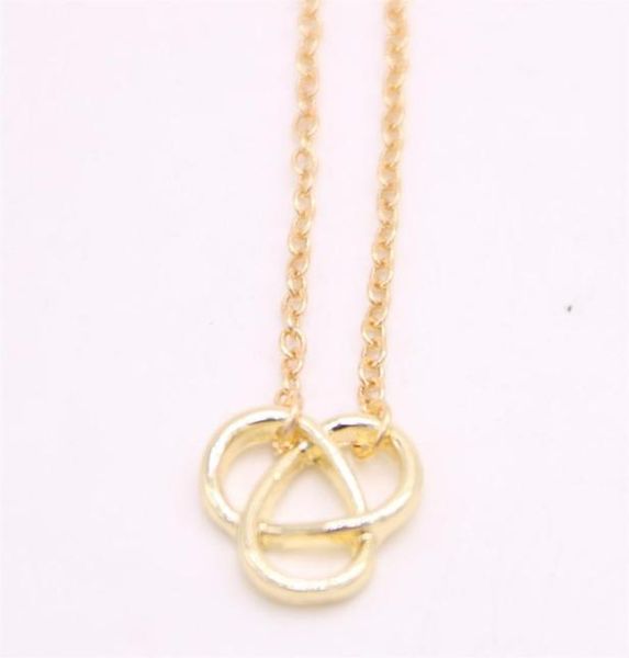 fashion cross flower shape pendant necklace for women smooth surface design gold silver rose three color optional2856252
fashion cross flower shape pendant necklace for women smooth surface design gold silver rose three color optional2856252
