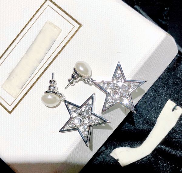 luxury diamond earrings designers brand stud pendant 18k gold plated women crystal pearl earring for wedding party jewerlry, Golden;silver
luxury diamond earrings designers brand stud pendant 18k gold plated women crystal pearl earring for wedding party jewerlry, Golden;silver