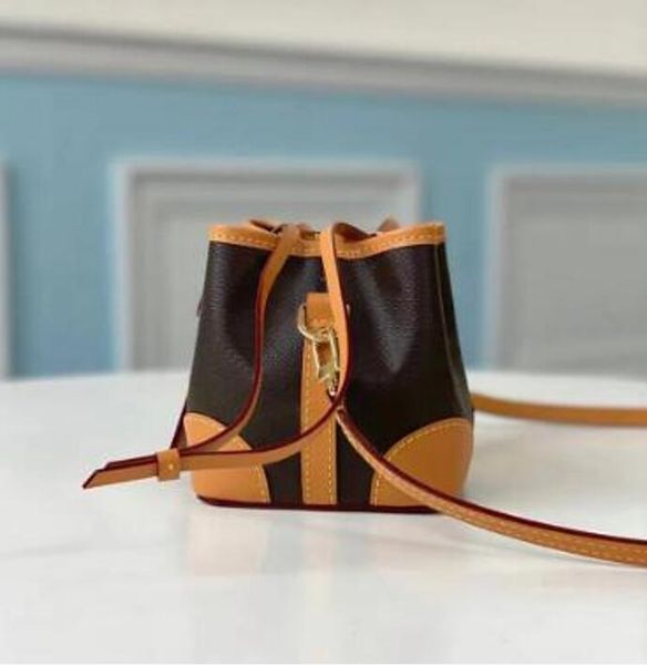 level replication designer mini bucket bag 12cm high-end crossbody bags hand bag with box wl118, Black;red
level replication designer mini bucket bag 12cm high-end crossbody bags hand bag with box wl118, Black;red
