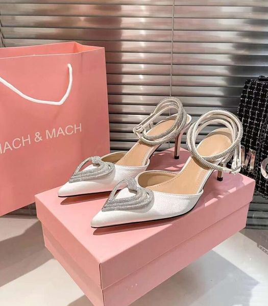 23s designer elegance new pointed mach heart sandals comfortable versatile two diamonds choose black and white triple heart satin ankle-stra
23s designer elegance new pointed mach heart sandals comfortable versatile two diamonds choose black and white triple heart satin ankle-stra