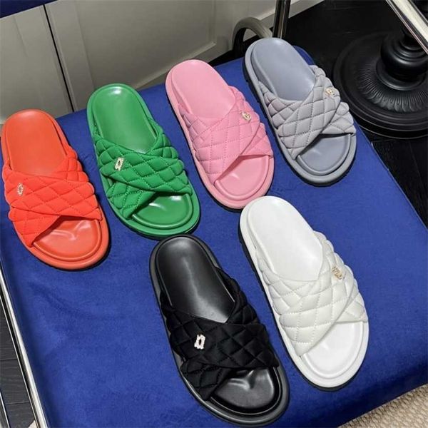 pure color chan c slippers designer couples embossing flat bottom slipper summer pillow slipper sandbeach shoes men womens sandal quilted mu, Black
pure color chan c slippers designer couples embossing flat bottom slipper summer pillow slipper sandbeach shoes men womens sandal quilted mu, Black