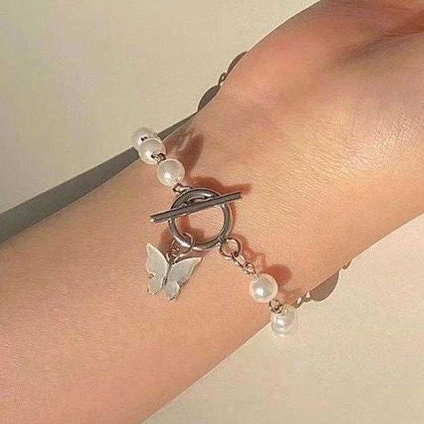 selling ins style imitation pearl butterfly bracelet female japanese and korean super fairy light minority ot buckle hand jewelry wholesale, Golden;silver
selling ins style imitation pearl butterfly bracelet female japanese and korean super fairy light minority ot buckle hand jewelry wholesale, Golden;silver