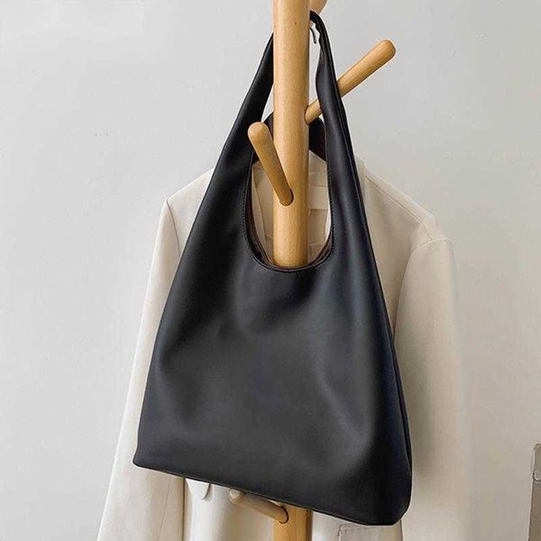 evening bags high capacity pu leather for women spring trend branded ladies shoulder travel handbags and purses 230427
evening bags high capacity pu leather for women spring trend branded ladies shoulder travel handbags and purses 230427