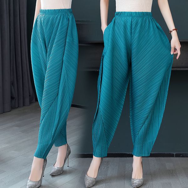women's pants capris casual summer bloomers high waist solid color loose harem pants female fashion irregular miyak pleated carrot pant, Black;white
women's pants capris casual summer bloomers high waist solid color loose harem pants female fashion irregular miyak pleated carrot pant, Black;white