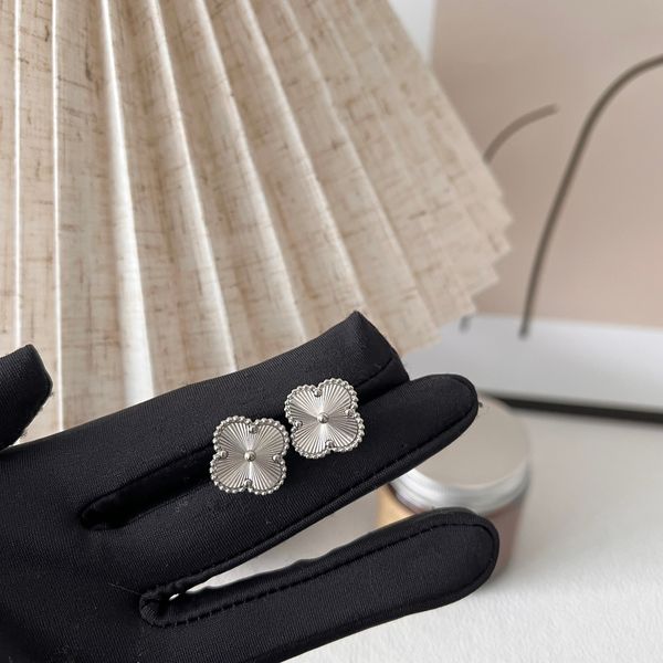 fashion vintage 4/four leaf clover charm stud earrings mother-of-pearl silver 18k gold plated agate for womengirls valentine's mother&#, Golden;silver
fashion vintage 4/four leaf clover charm stud earrings mother-of-pearl silver 18k gold plated agate for womengirls valentine's mother&#, Golden;silver