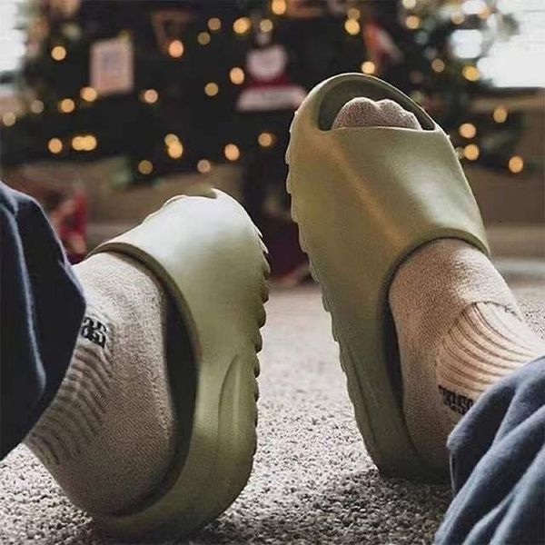 sandals original summer men women indoor eva high soft bottom trendy fashion slippers beach shoes large size package 230509, Black;red
sandals original summer men women indoor eva high soft bottom trendy fashion slippers beach shoes large size package 230509, Black;red