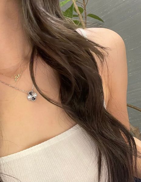 classic fashion pendant necklaces for women elegant 4/four leaf clover locket necklace stainless steel choker chains designer jewelry 18k pl, Silver
classic fashion pendant necklaces for women elegant 4/four leaf clover locket necklace stainless steel choker chains designer jewelry 18k pl, Silver