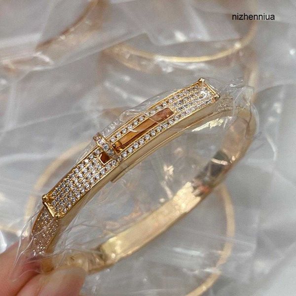 hermm classic bracelets cnc full diamond v gold plated bracelet h home rotary buckle set diamond bracelet, Black
hermm classic bracelets cnc full diamond v gold plated bracelet h home rotary buckle set diamond bracelet, Black