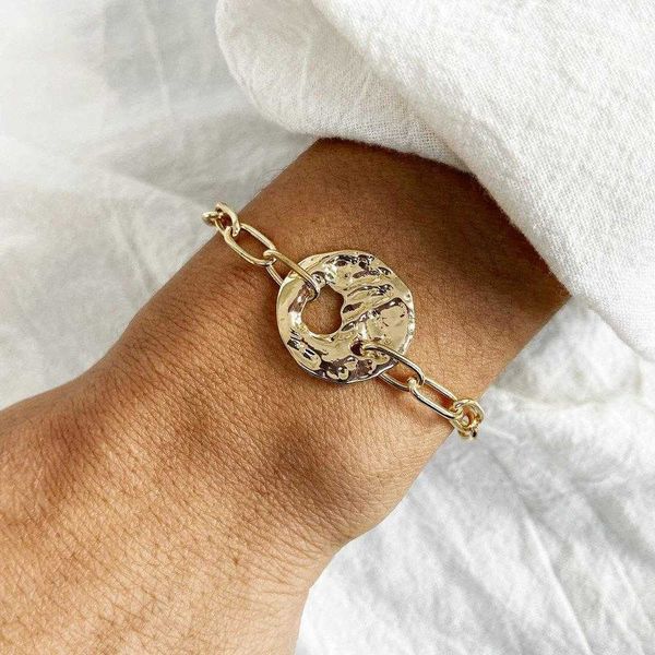 5385 korean style geometric hollow alloy bracelet creative retro personalized gold metal, Golden;silver
5385 korean style geometric hollow alloy bracelet creative retro personalized gold metal, Golden;silver