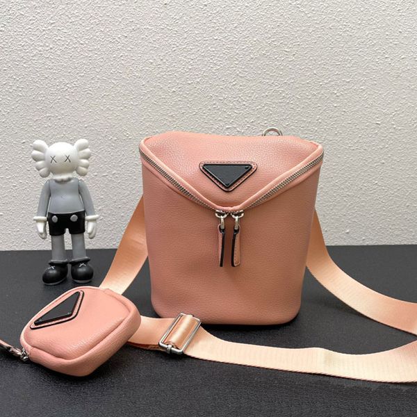 5a triangle zipper shoulder bag luxury handbag designer crossbody wallet leather handbags cleo saffiano prad tramp handbag high capacity buc
5a triangle zipper shoulder bag luxury handbag designer crossbody wallet leather handbags cleo saffiano prad tramp handbag high capacity buc