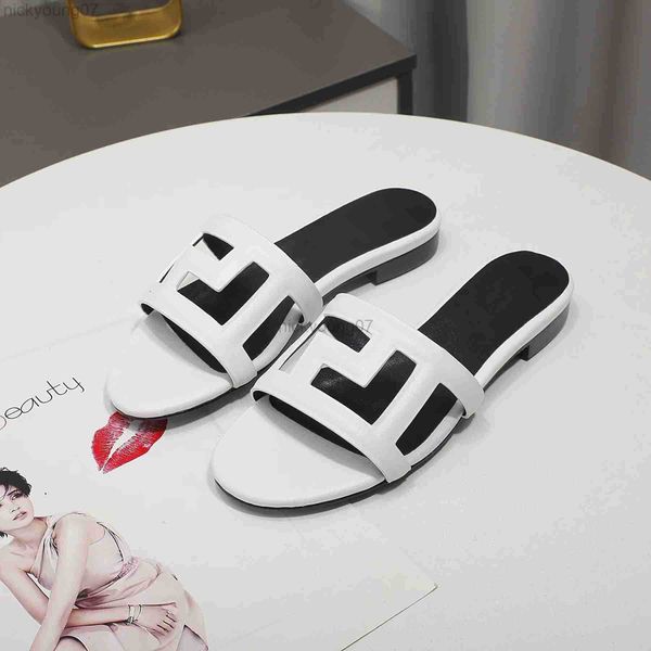 slippers 23 round head flat leather slippers embossed hollowed-out cow leather upper and sheepskin lining are fashionable and comfortable y2, Black
slippers 23 round head flat leather slippers embossed hollowed-out cow leather upper and sheepskin lining are fashionable and comfortable y2, Black