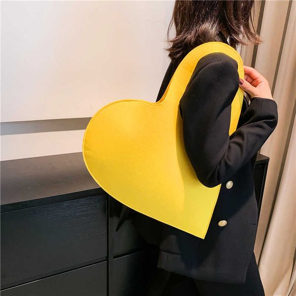 shoulder bags luxury designer tote for women 2023 new love design handbags ladies fashion trending large hand and purses 230426
shoulder bags luxury designer tote for women 2023 new love design handbags ladies fashion trending large hand and purses 230426