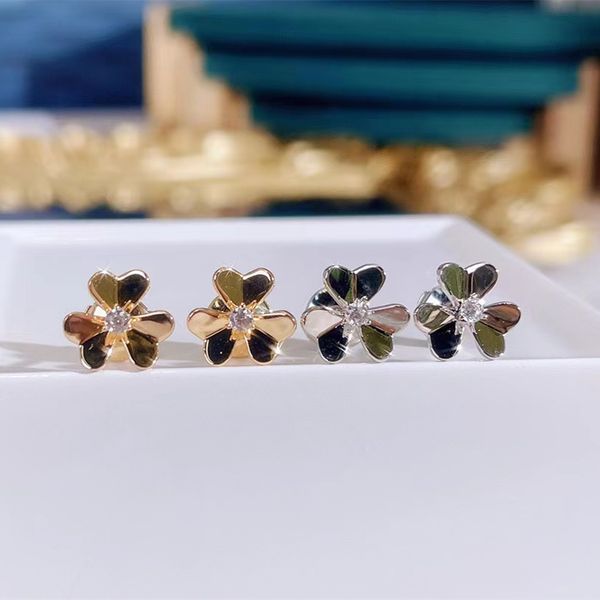 designer van clover earring frivoles woman classic elegant silver flower stud earrings luxurys high end ladies fashion brand jewelry womens, Golden
designer van clover earring frivoles woman classic elegant silver flower stud earrings luxurys high end ladies fashion brand jewelry womens, Golden