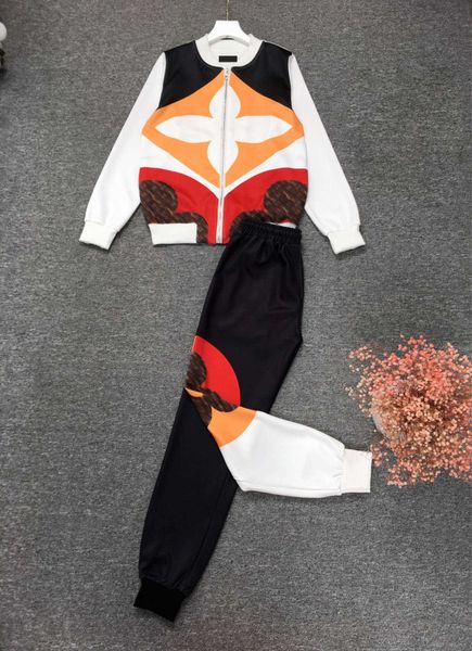 designer sets womens tracksuit fashion long sleeve jacket and sweatpants suits logo print sportswear two piece set jogging suit women clothe, Gray
designer sets womens tracksuit fashion long sleeve jacket and sweatpants suits logo print sportswear two piece set jogging suit women clothe, Gray